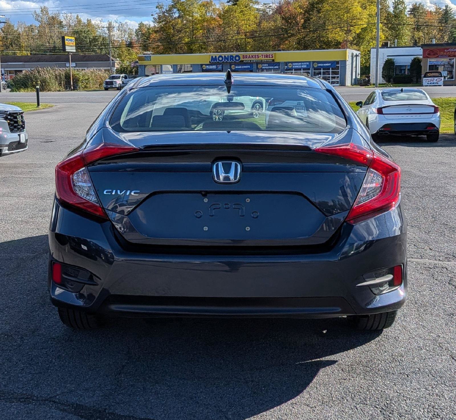 Used 2018 Honda Civic EX-T image 9