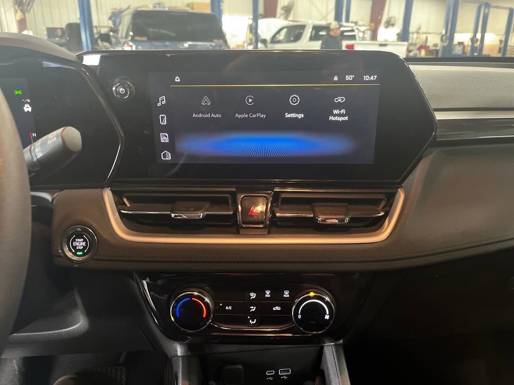 Used 2025 Chevrolet TrailBlazer LT FWD image 19