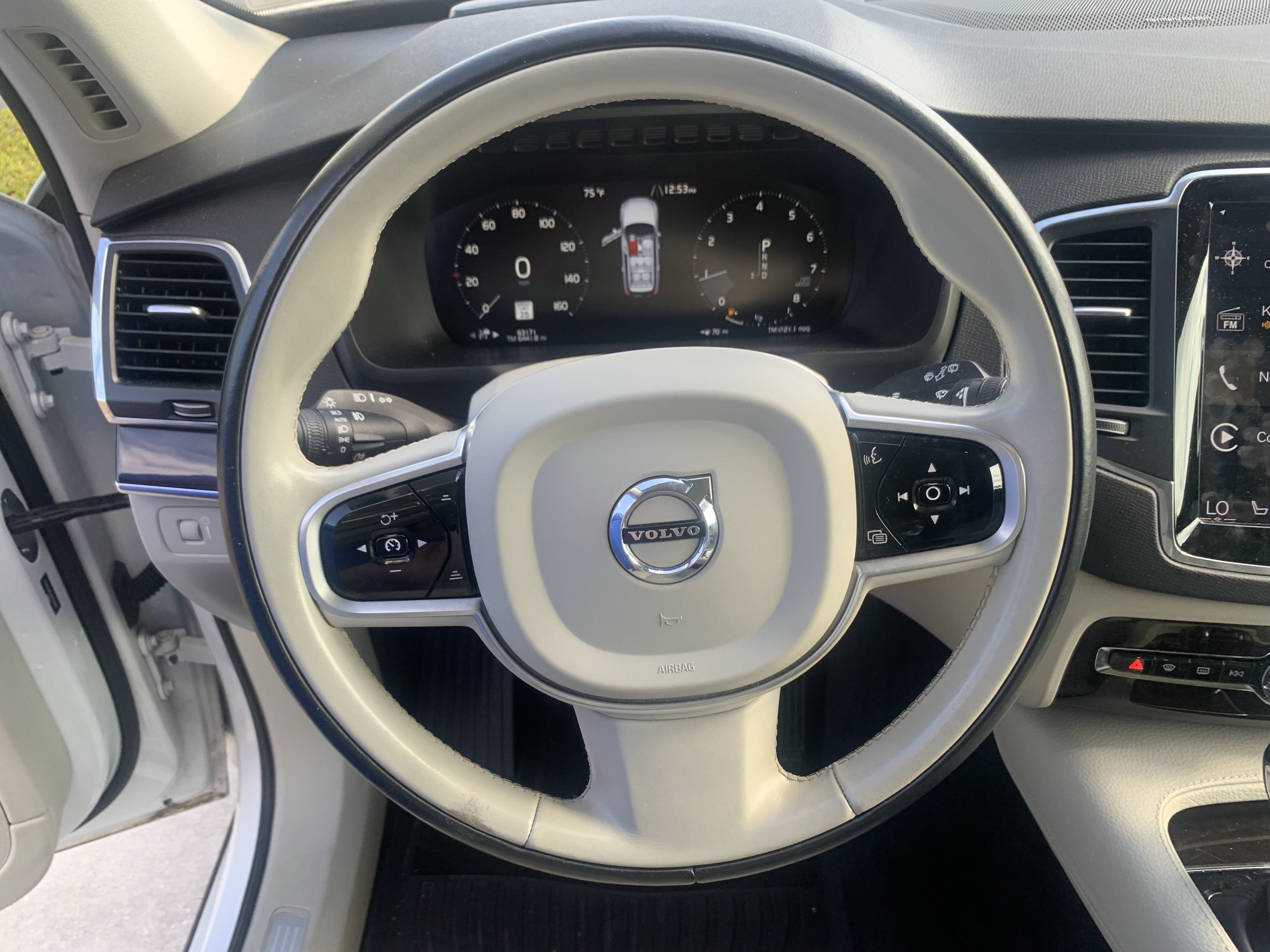 Used 2019 Volvo XC90 T6 Momentum w/ Advanced Package AWD/4WD image 18
