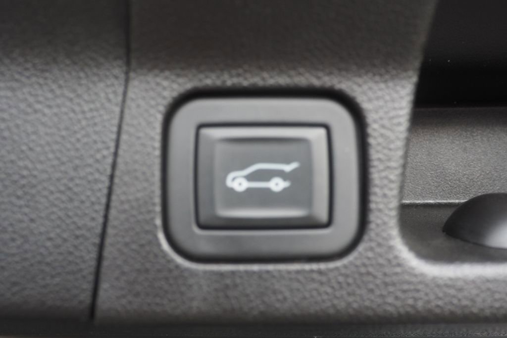 Used 2023 GMC Acadia SLT image 26