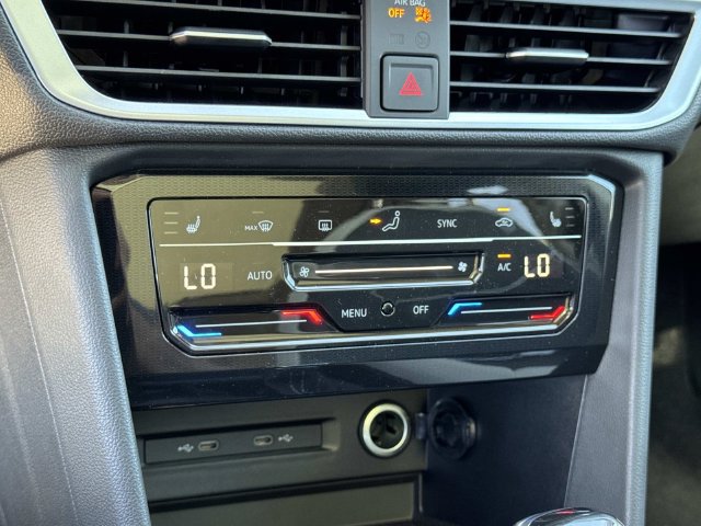 New 2026 Volkswagen Taos SE FWD image 17