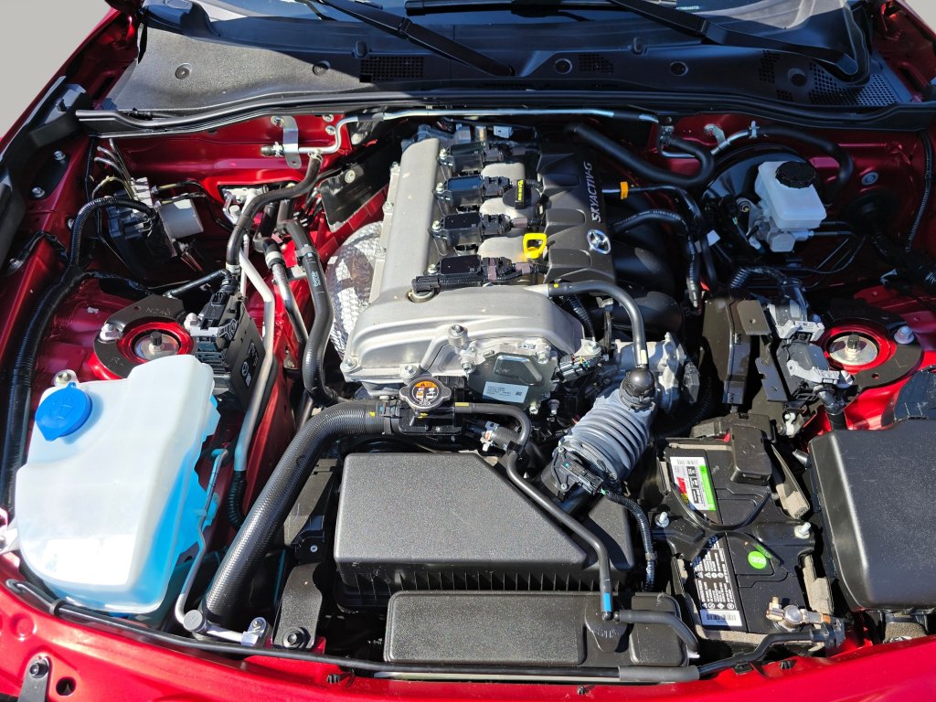 Used 2021 MAZDA MX-5 Miata Club RWD image 22