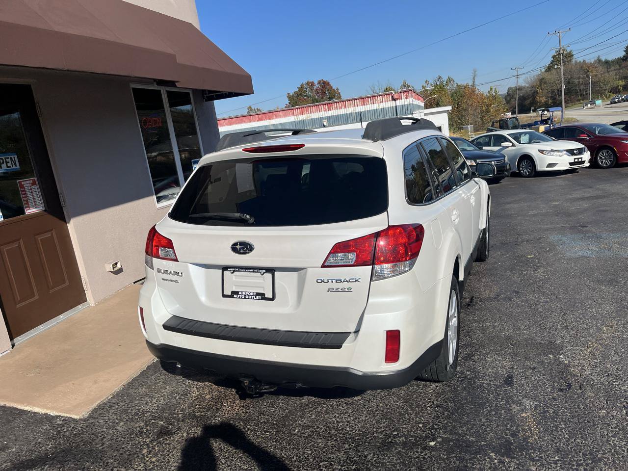 Used 2012 Subaru Outback 2.5i Premium w/ All-Weather Pkg AWD/4WD image 6