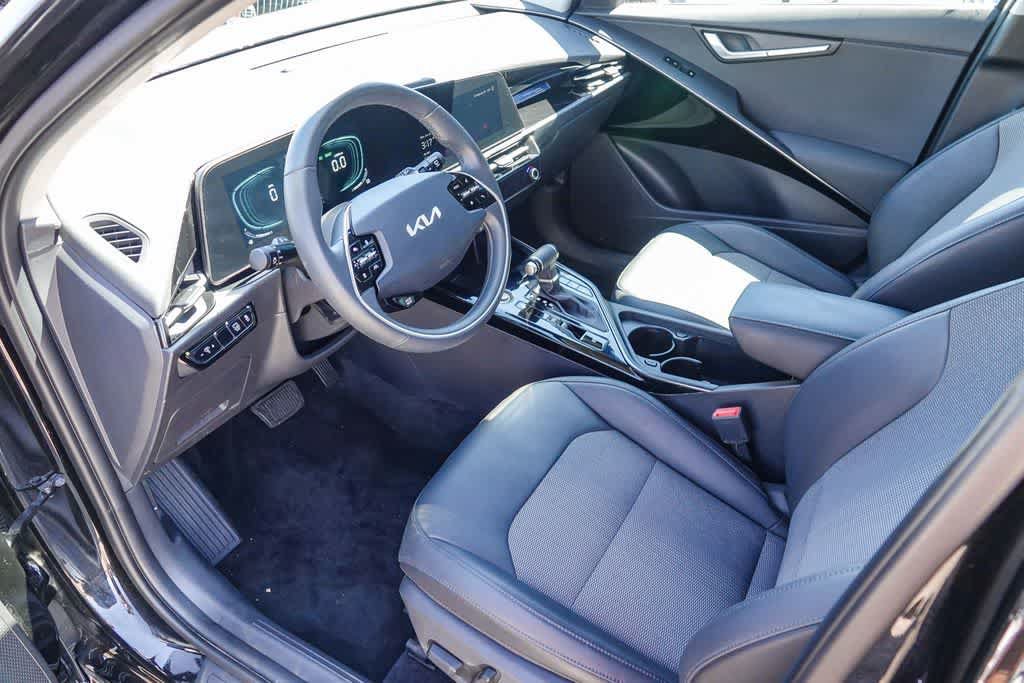 Certified 2024 Kia Niro EX FWD image 16