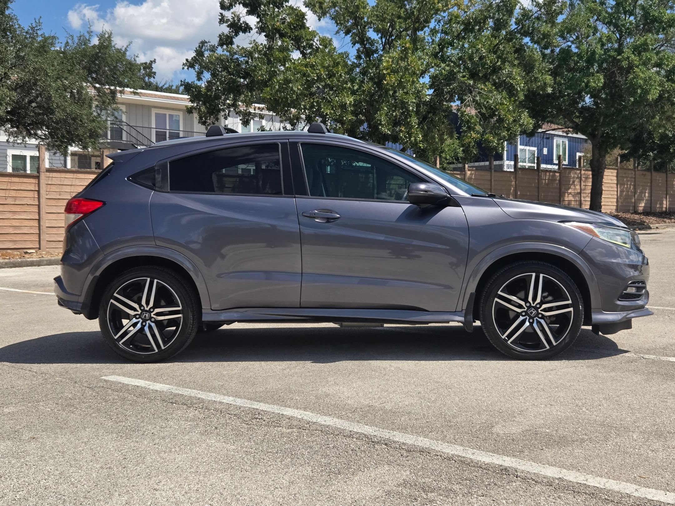 Used 2019 Honda HR-V Touring image 2