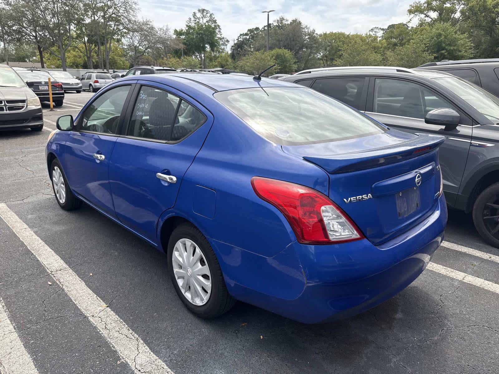 Used 2013 Nissan Versa SV image 3