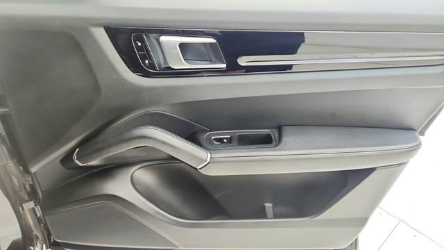 Used 2019 Porsche Cayenne image 23