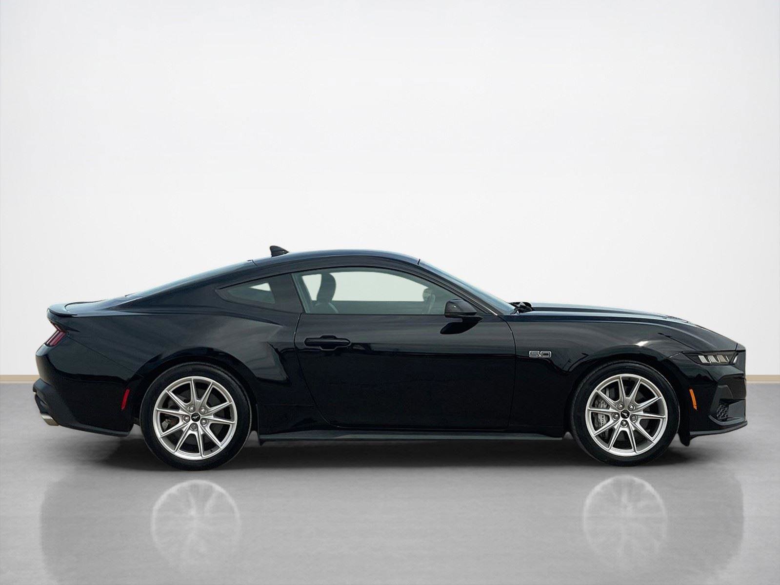 Used 2025 Ford Mustang GT Premium image 9