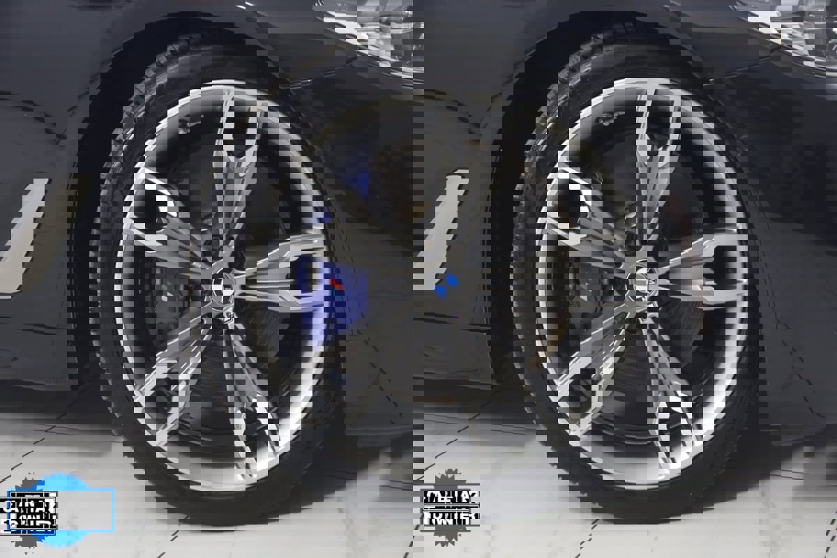 Used 2020 BMW M550i xDrive w/ Premium Package image 16