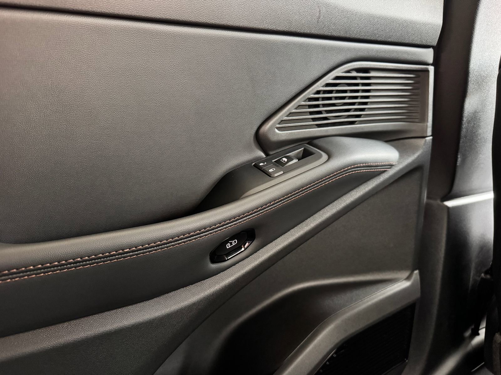 New 2026 Jeep Grand Cherokee Laredo image 31