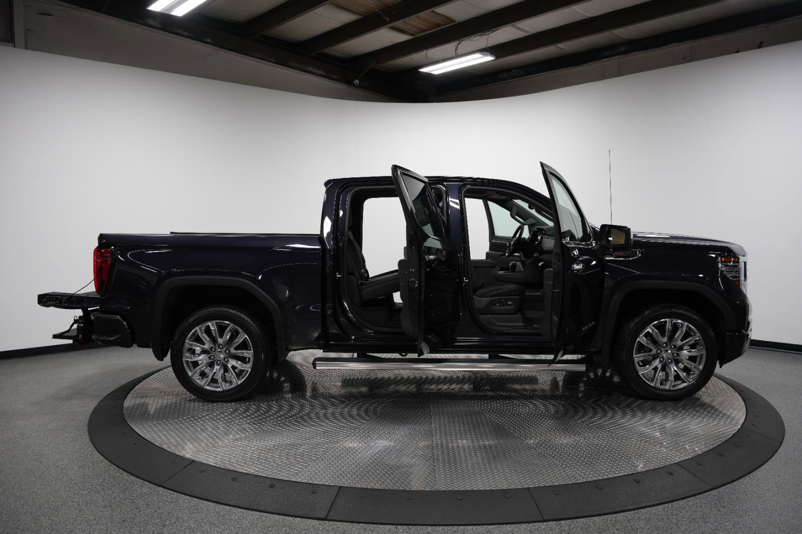 New 2026 GMC Sierra 1500 Denali w/ Denali Reserve Package image 13