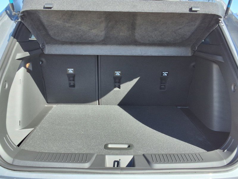 New 2026 Chevrolet Trax RS w/ Sunroof Package image 19
