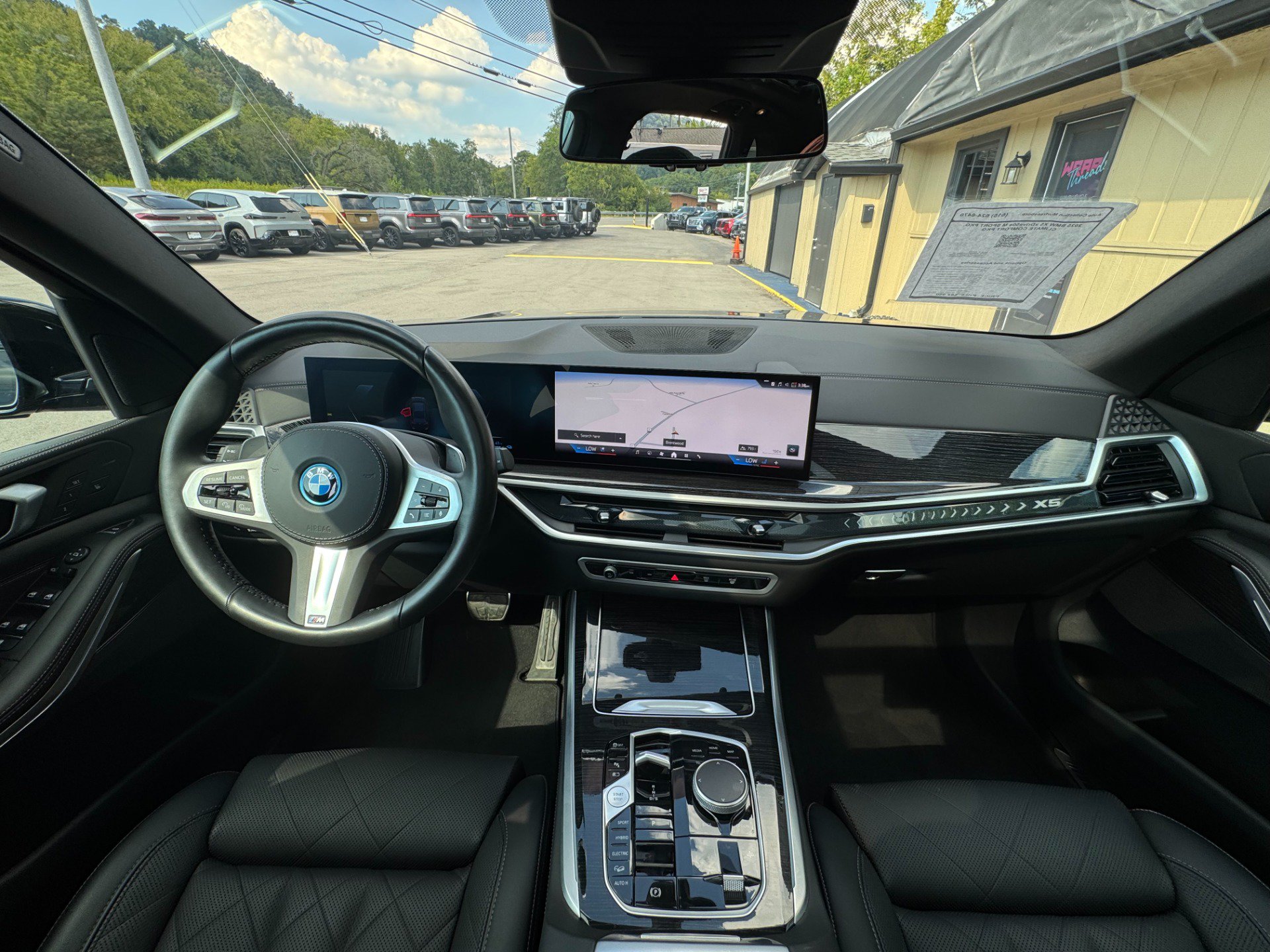 Used 2025 BMW X5 xDrive50e w/ M Sport Package AWD/4WD image 46