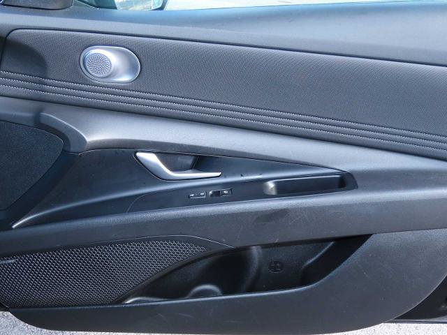 Used 2024 Hyundai Elantra Limited image 21