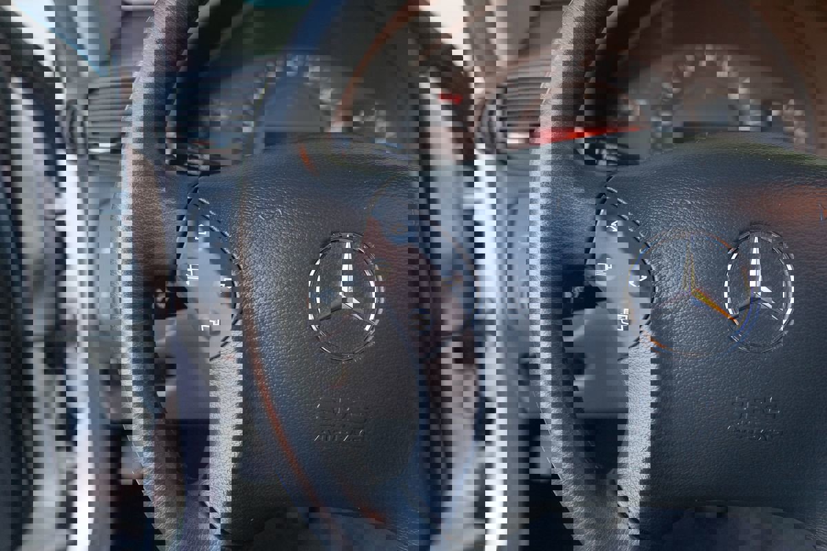 Used 2002 Mercedes-Benz C 320 Sedan image 16