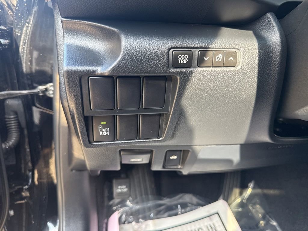 Used 2015 Lexus IS 250 AWD w/ Navigation System Package image 22