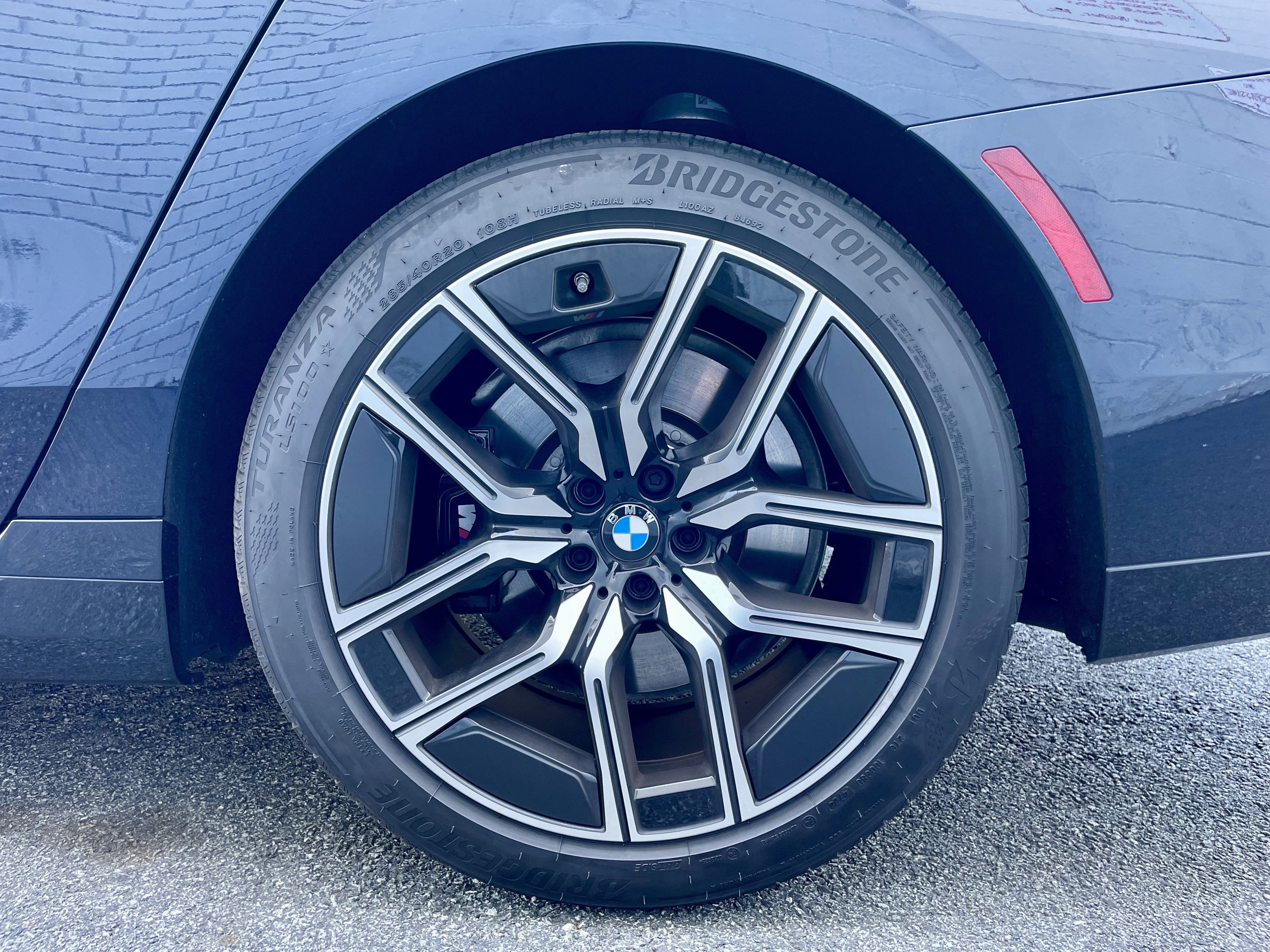 Used 2025 BMW 740i xDrive image 10