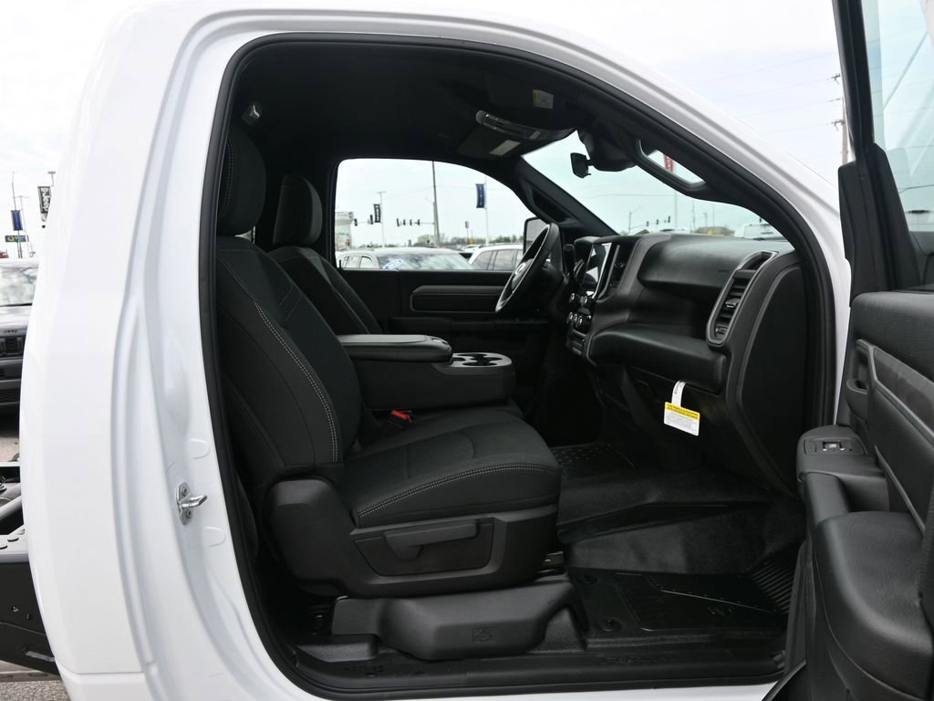 New 2026 RAM 5500 Tradesman AWD/4WD image 23