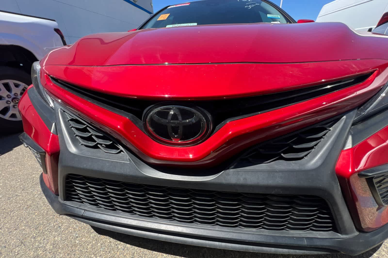 Used 2022 Toyota Camry SE FWD image 12