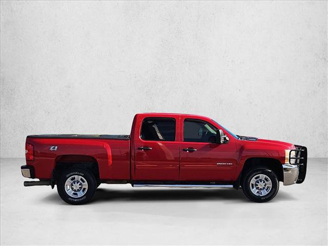 Used 2010 Chevrolet Silverado 2500 LT w/ Interior Plus Package AWD/4WD image 4