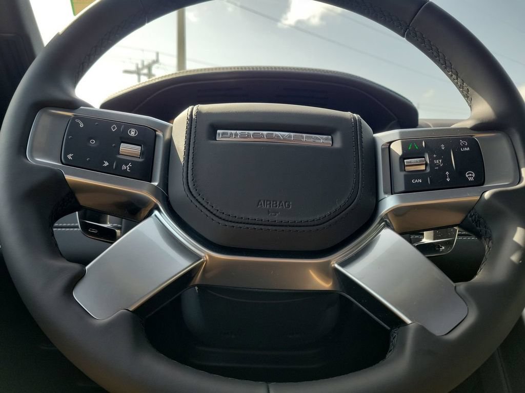New 2025 Land Rover Discovery Metropolitan Edition AWD/4WD image 29