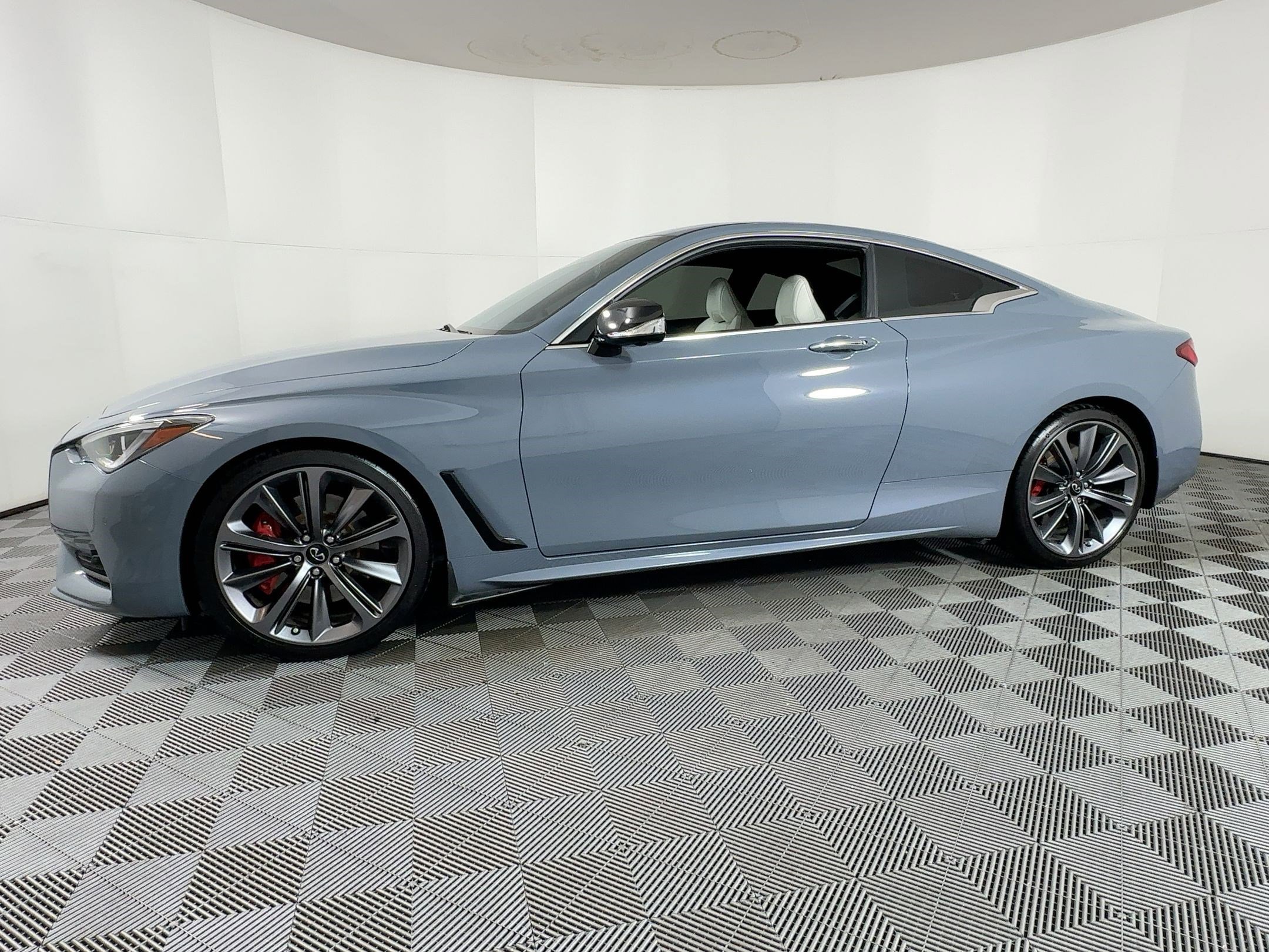 Used 2022 INFINITI Q60 Red Sport 400 w/ Cargo Package RWD image 19