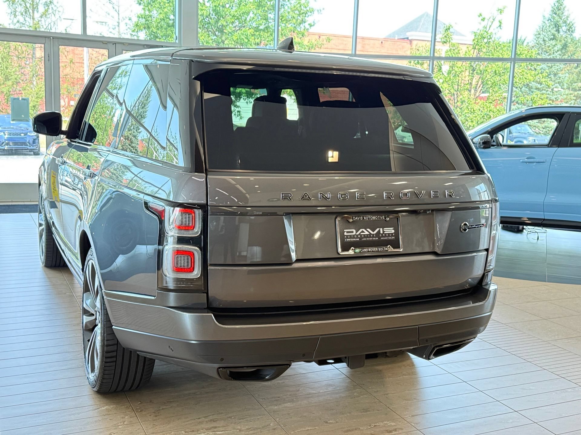 Used 2018 Land Rover Range Rover SV Autobiography Dynamic AWD/4WD image 8