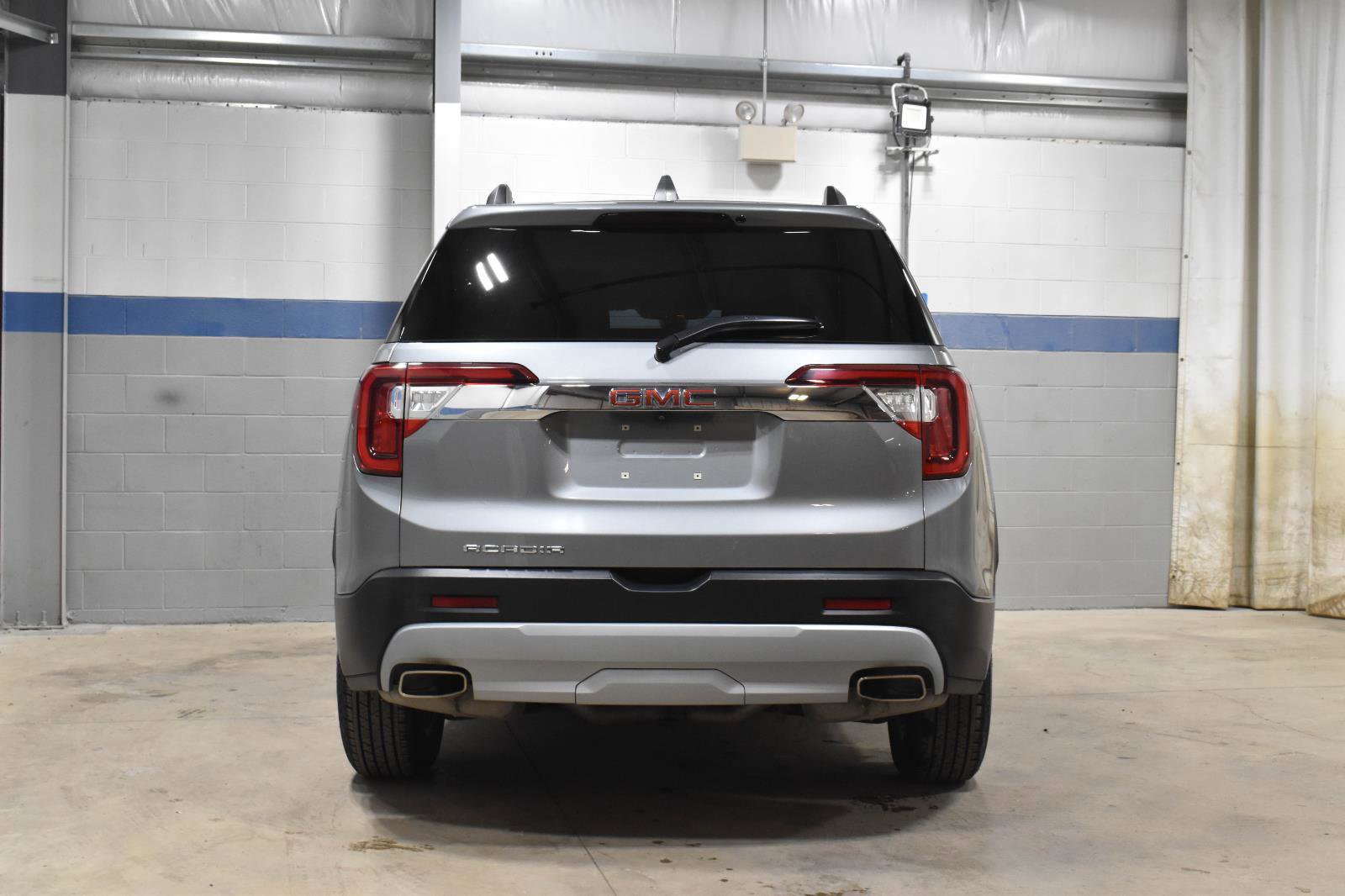 Used 2023 GMC Acadia SLE w/ Driver Convenience Package image 26