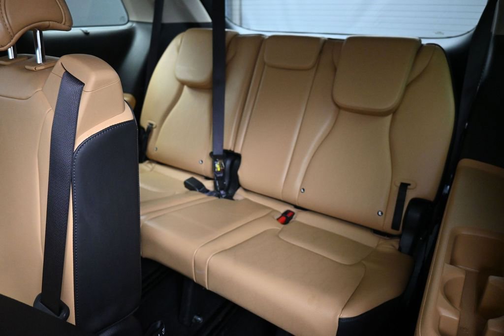 Used 2024 Kia Carnival EX FWD image 20