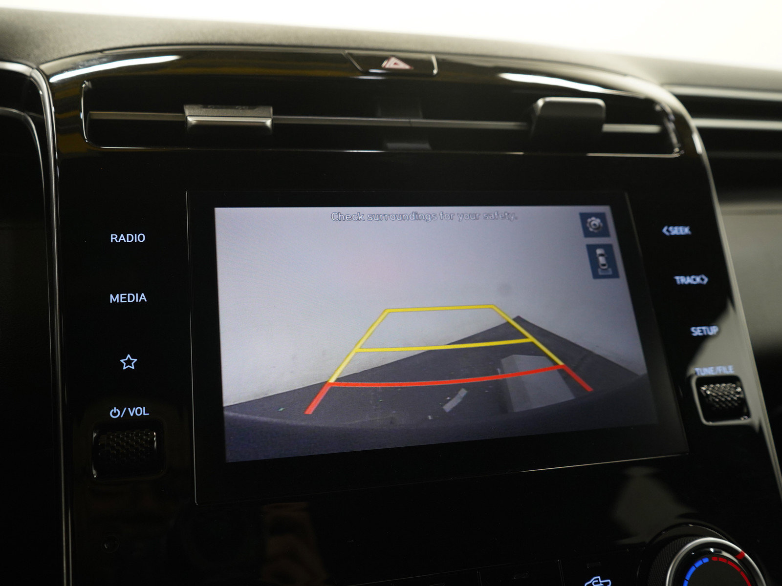 Used 2022 Hyundai Santa Cruz SEL w/ Winter Package AWD/4WD image 29