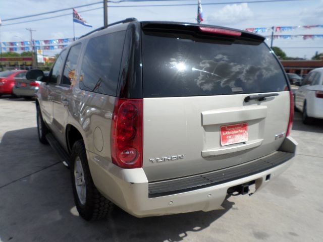 Used 2007 GMC Yukon SLT w/ SLT Preferred Equipment Group image 7