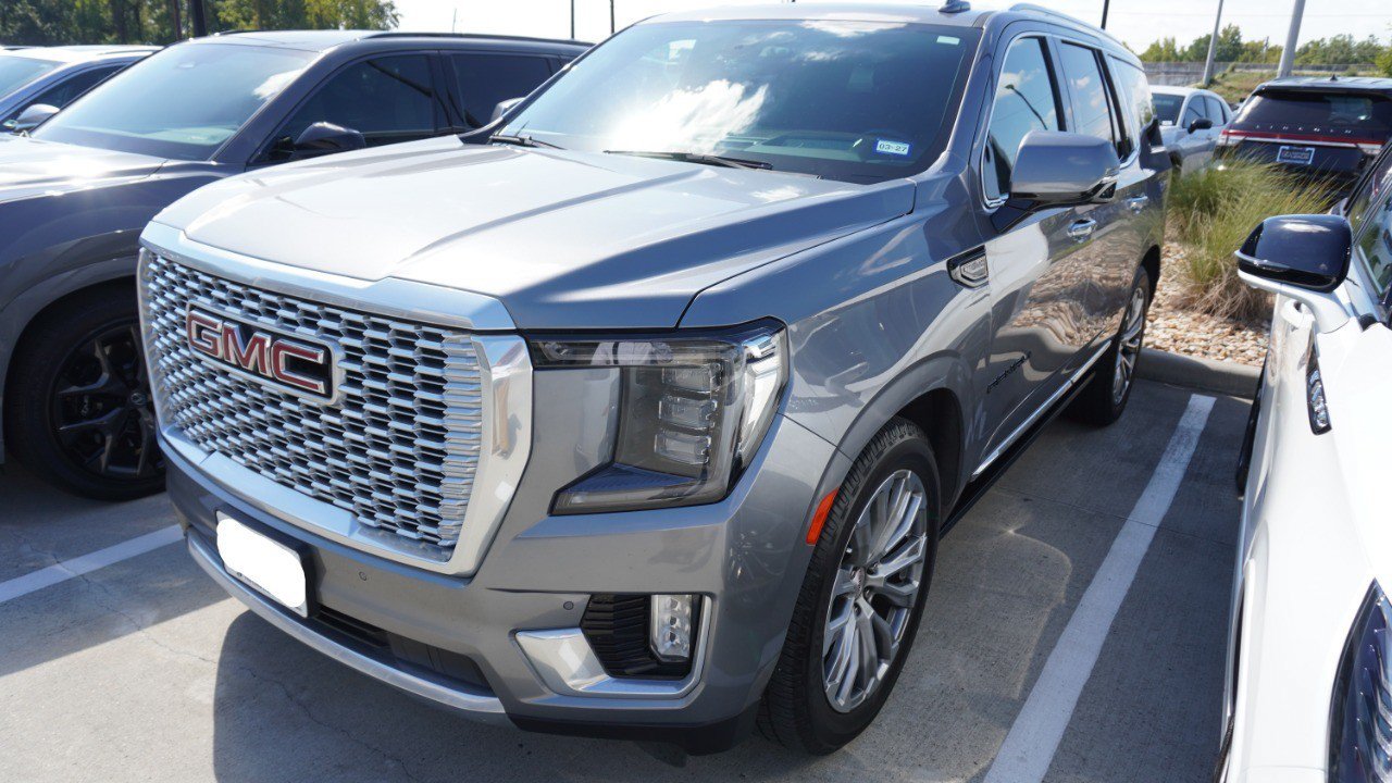 Used 2022 GMC Yukon Denali w/ Denali Premium Package AWD/4WD image 4