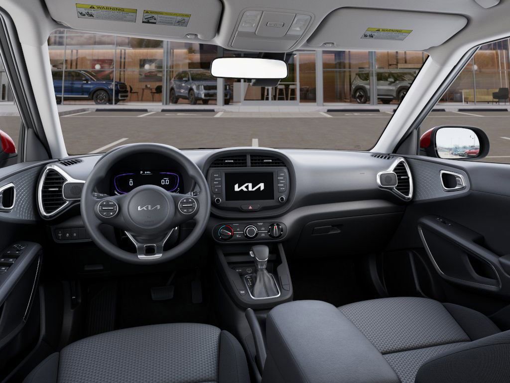 Used 2025 Kia Soul LX w/ LX Technology Package FWD image 14