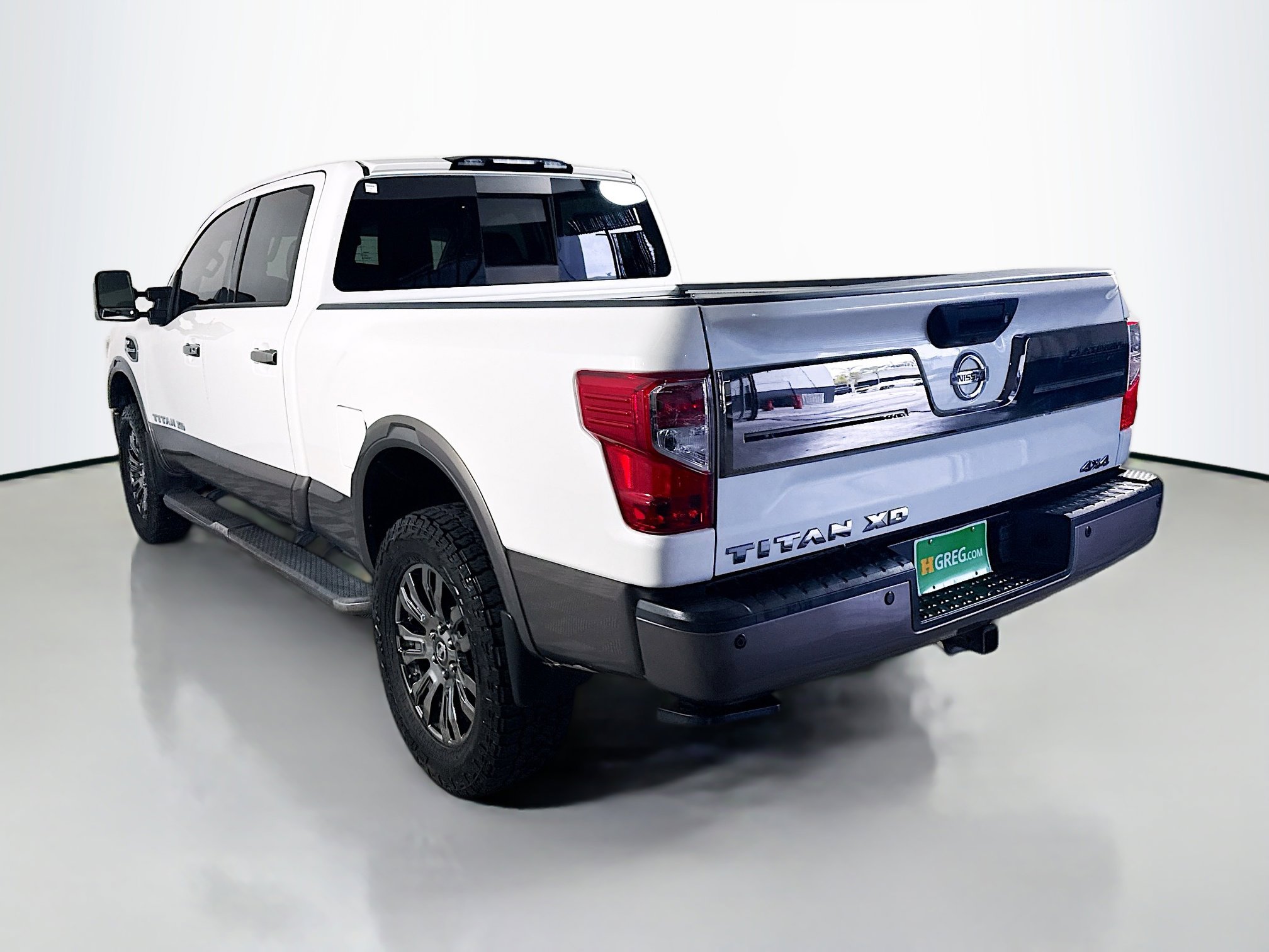 Used 2019 Nissan Titan Platinum Reserve w/ Platinum Utility Package image 7