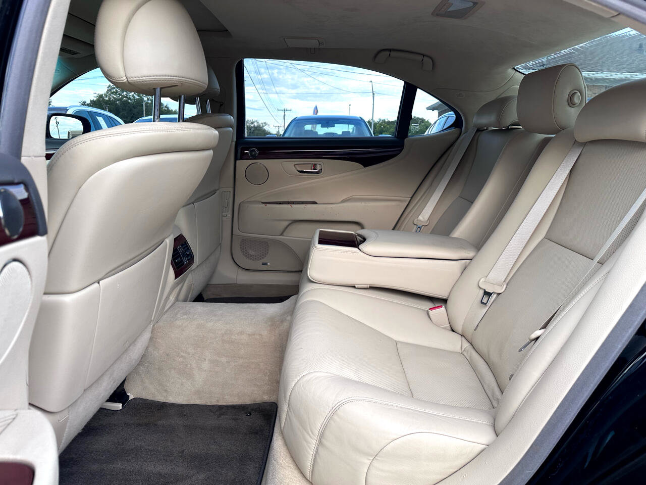 Used 2010 Lexus LS 460 L image 29