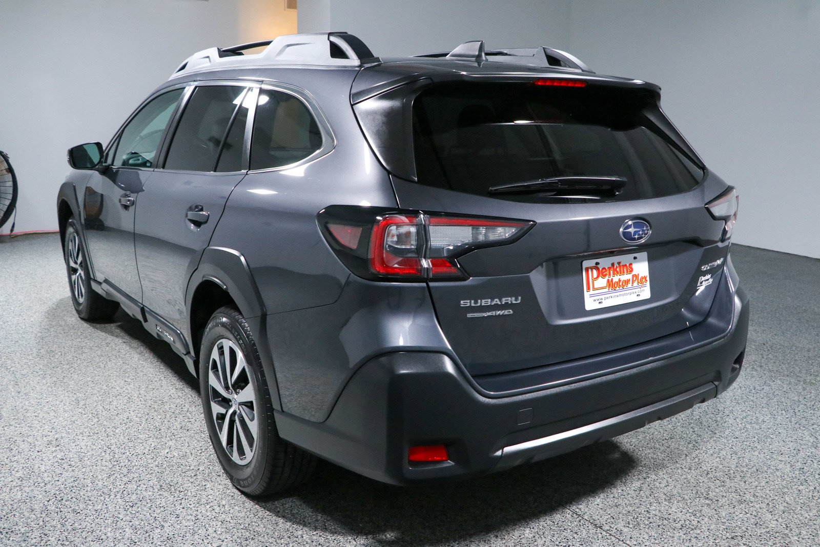 Used 2023 Subaru Outback Premium AWD/4WD image 9