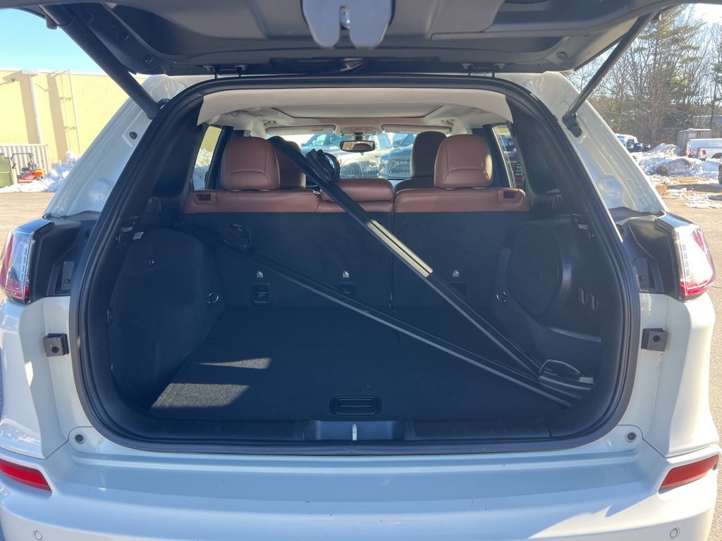 Certified 2019 Jeep Cherokee Overland image 14