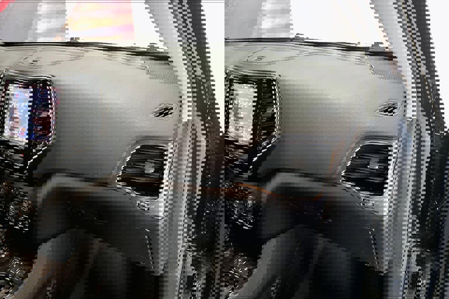 Used 2020 Jeep Cherokee Limited image 20