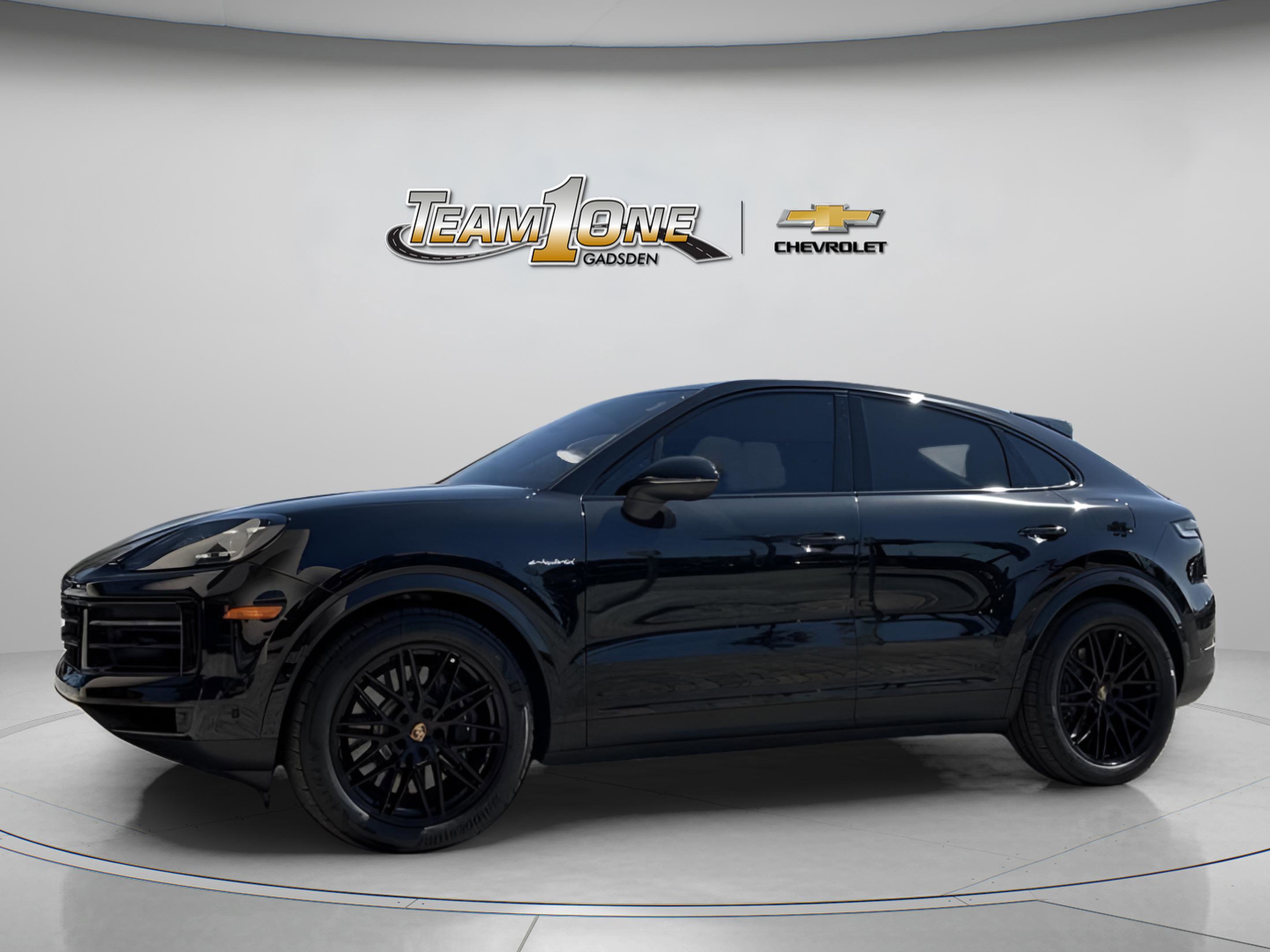 Used 2025 Porsche Cayenne E-Hybrid Coupe image 1