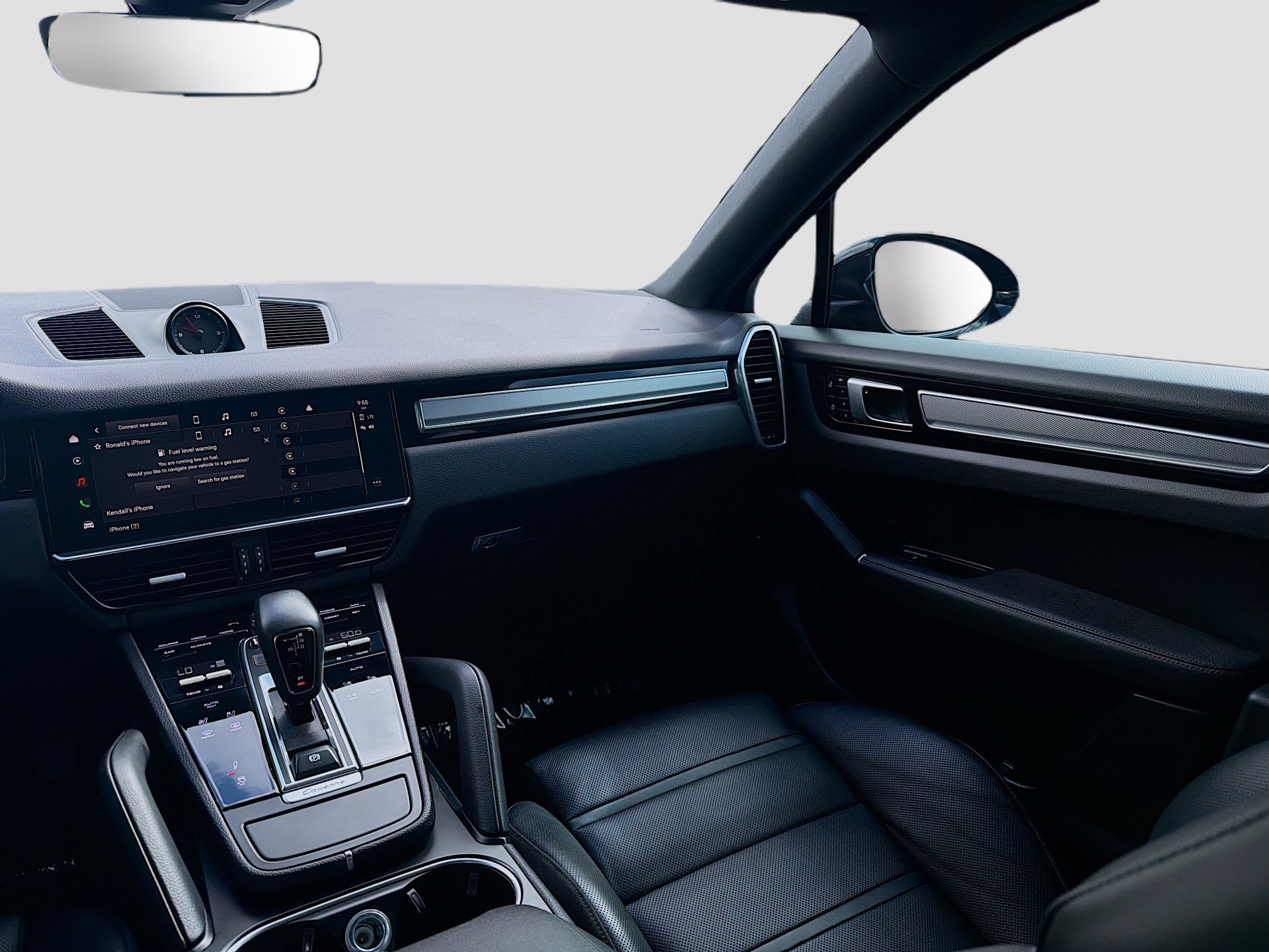 Used 2023 Porsche Cayenne Platinum Edition image 19