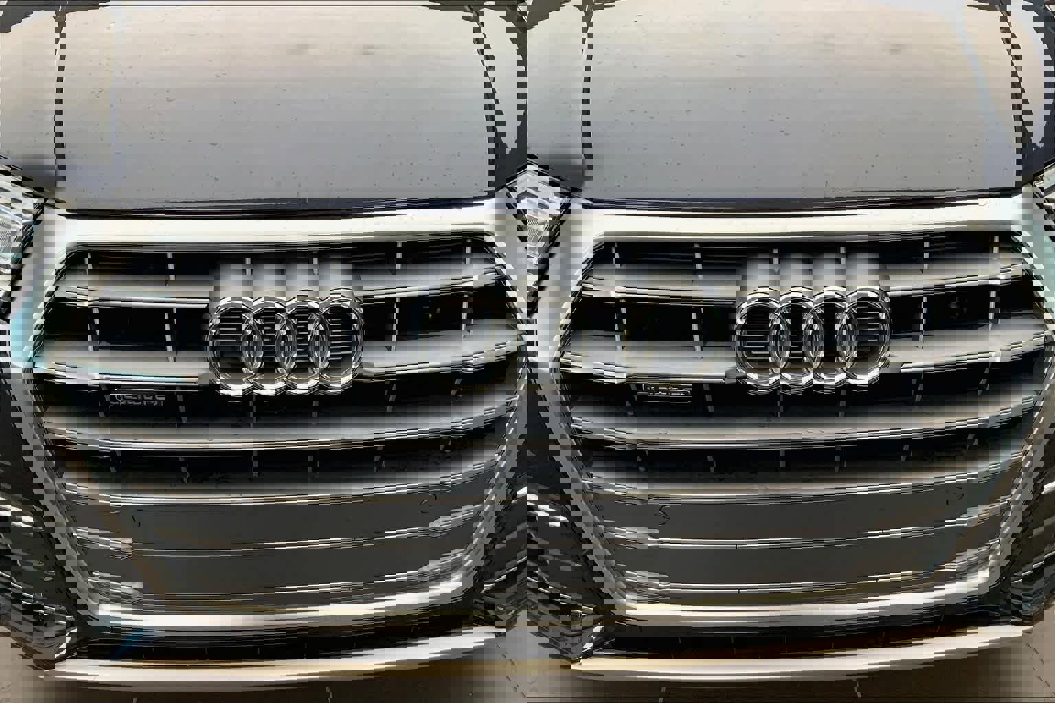 Used 2020 Audi Q5 Premium w/ Convenience Package image 32