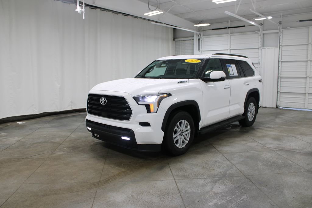Used 2025 Toyota Sequoia SR5 AWD/4WD image 4