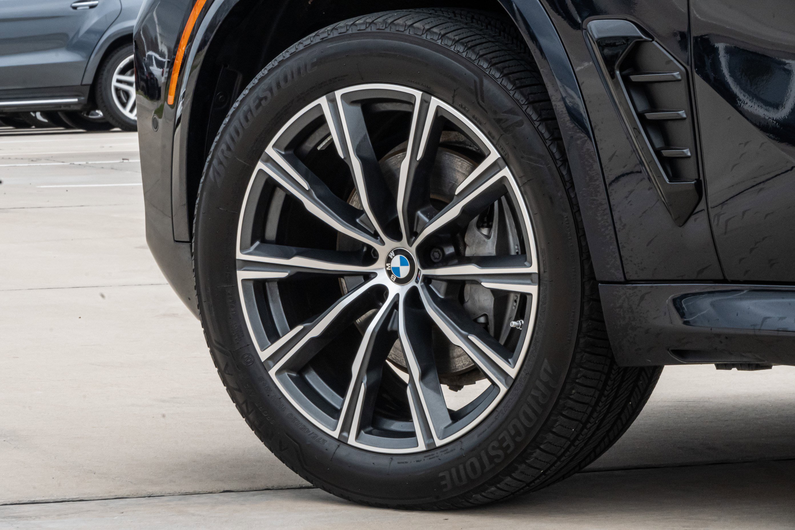 Certified 2024 BMW X5 xDrive40i w/ M Sport Package image 9