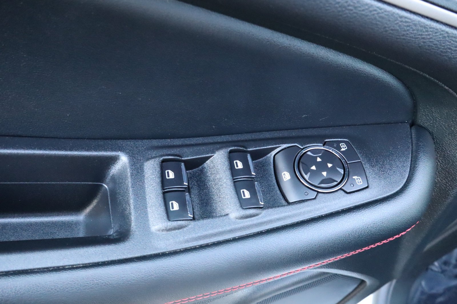 Used 2022 Ford Edge ST-Line AWD/4WD image 19