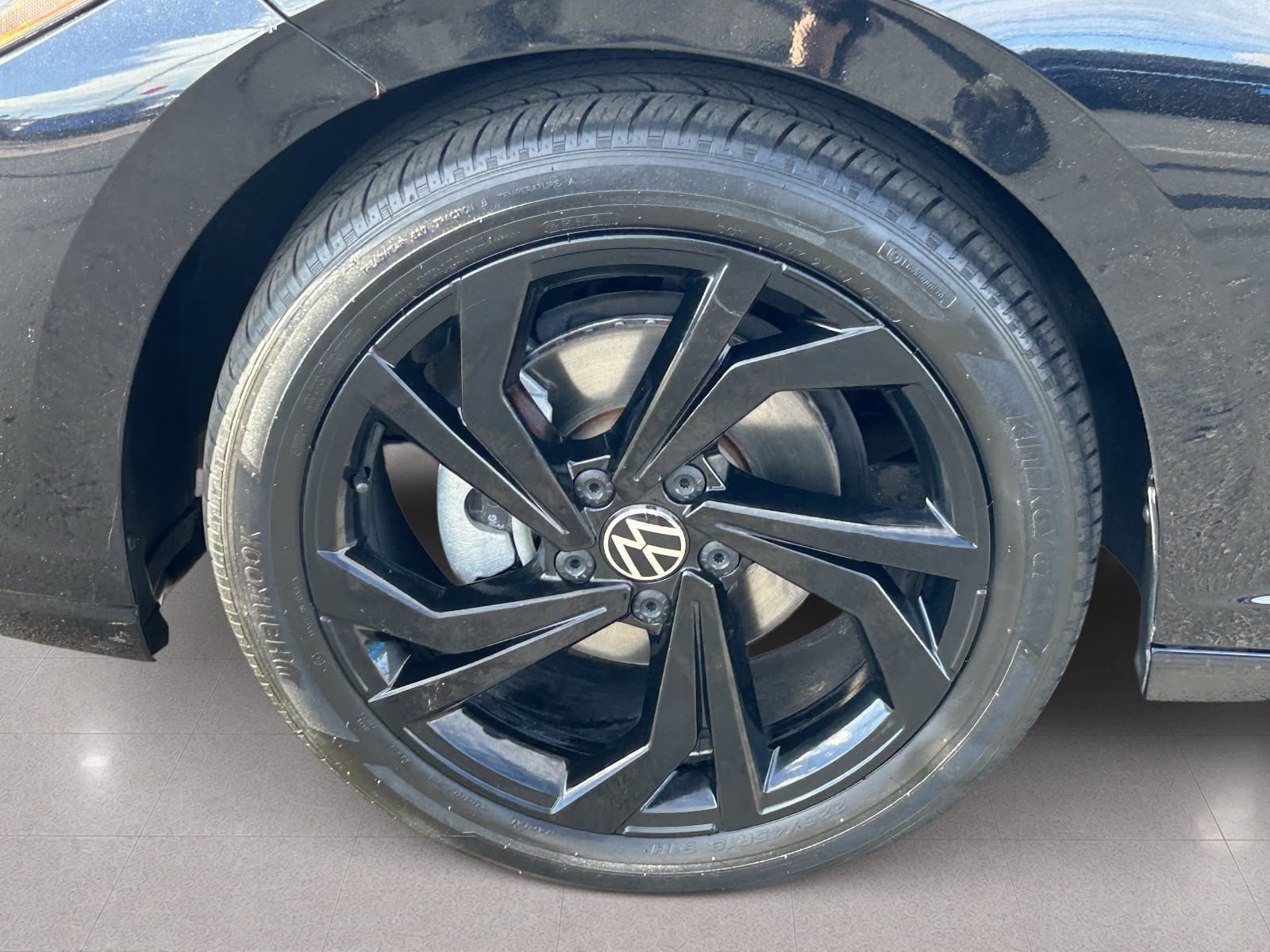 Used 2025 Volkswagen Jetta SE FWD image 11