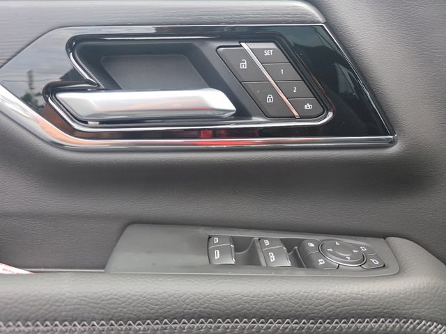 New 2026 GMC Yukon Denali w/ Sun & Power Step Package AWD/4WD image 25