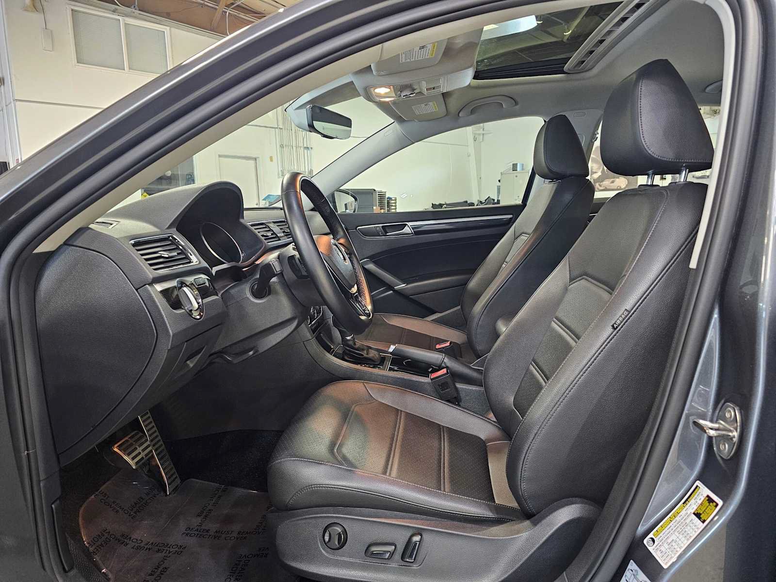 Used 2019 Volkswagen Passat 2.0T SE R-Line FWD image 23