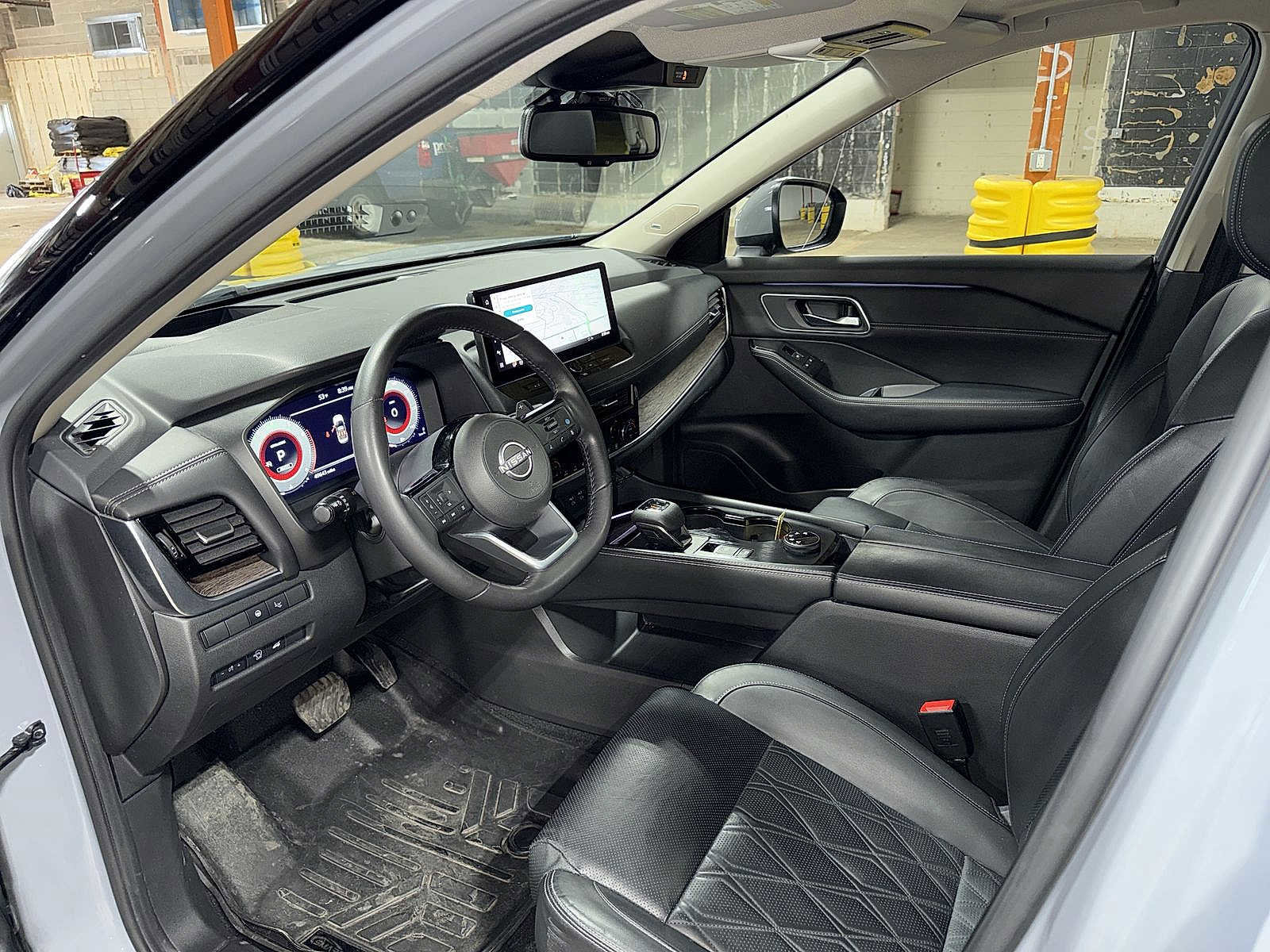 Used 2024 Nissan Rogue Platinum w/ Platinum Premium Package AWD/4WD image 31