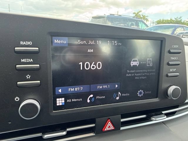 Used 2025 Hyundai Elantra Sport FWD image 17