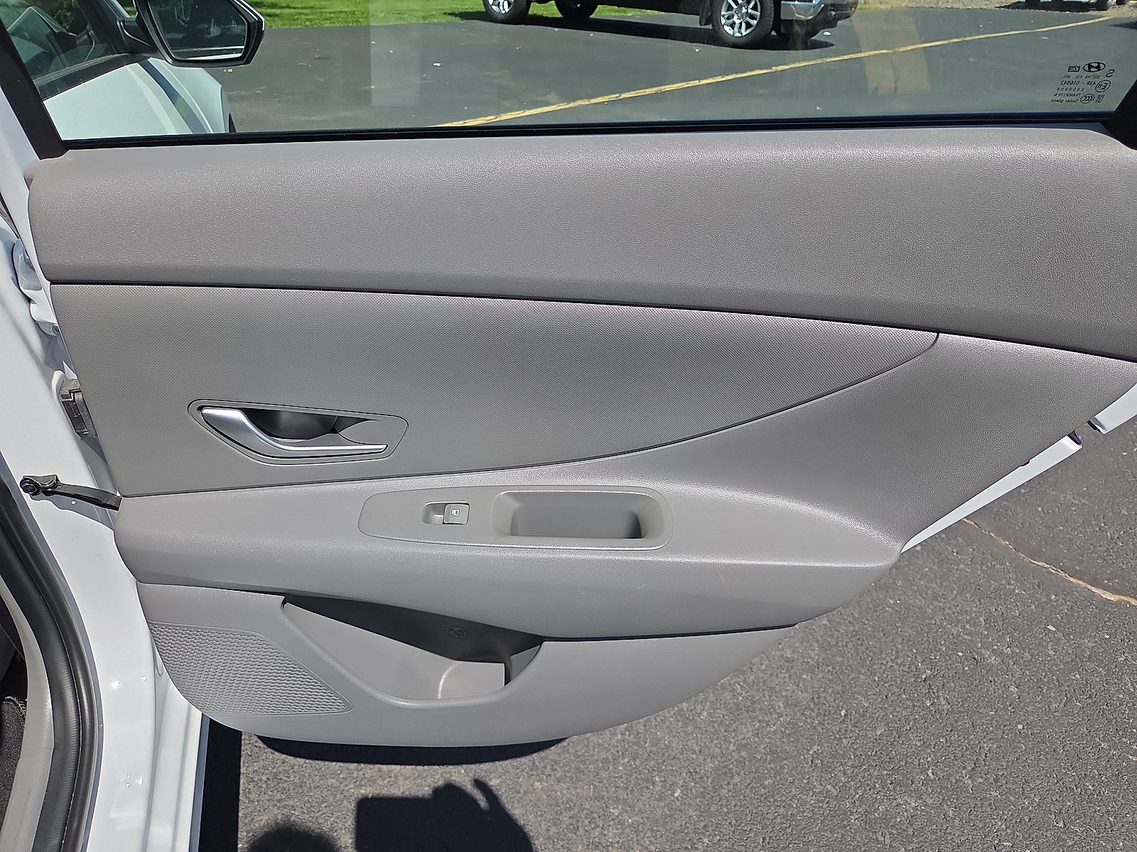 Used 2024 Hyundai Elantra SE FWD image 19